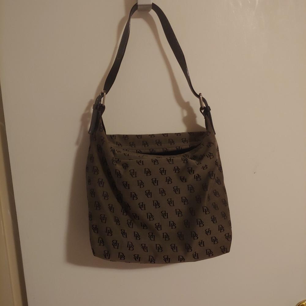 Dooney & Bourke